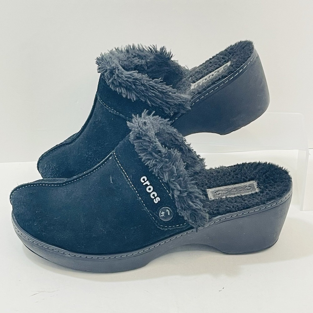 Crocs Cobbler Women's Size 9 Shoes Black Suede Fur Lined Comfort Mules Clogs